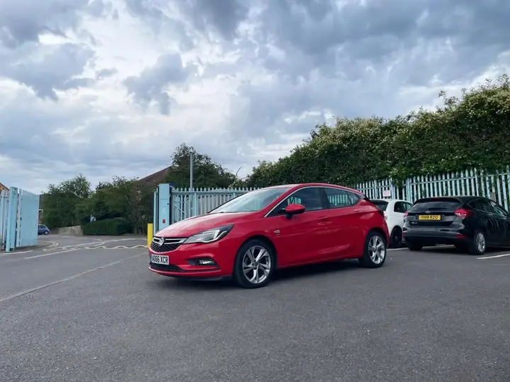 Vauxhall Astra 2016 photo 2