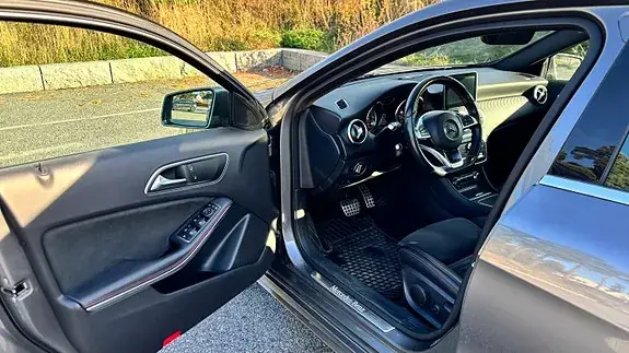 Mercedes-Benz A 180 2018 photo 4