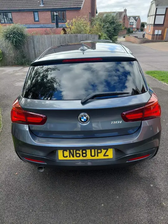 BMW 1 Series 2018 photo 2