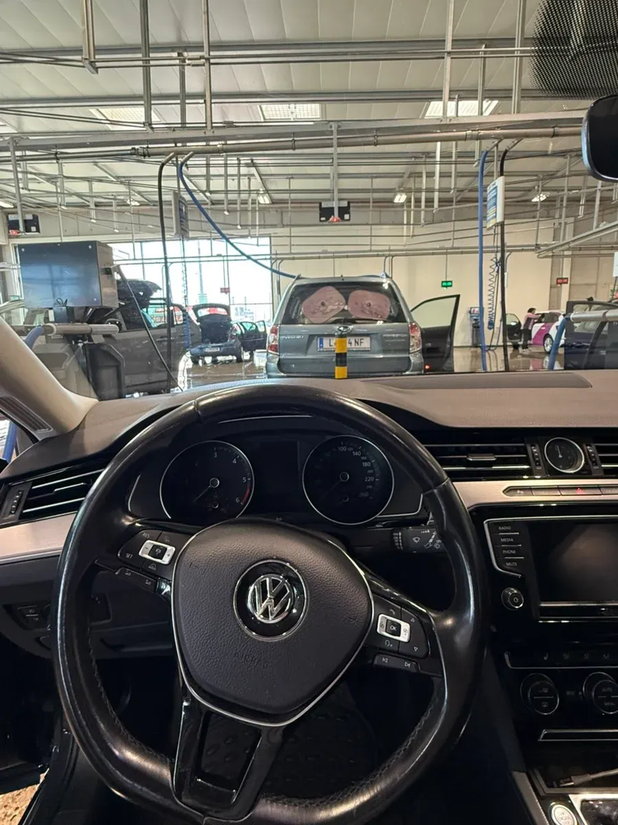 Volkswagen Passat 2017 photo 2
