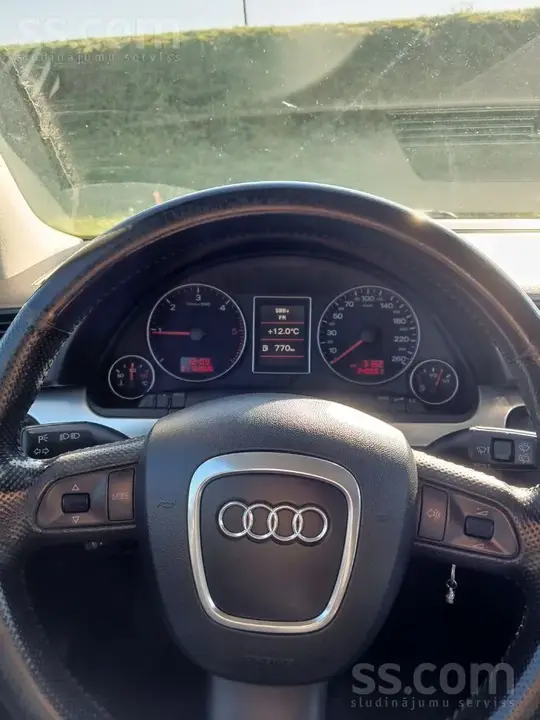 Audi A4 2005 photo 4