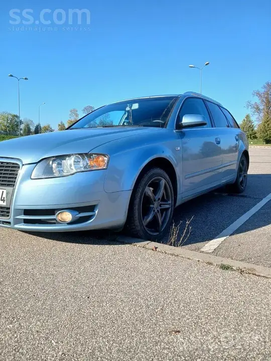 Audi A4 2005 photo 2