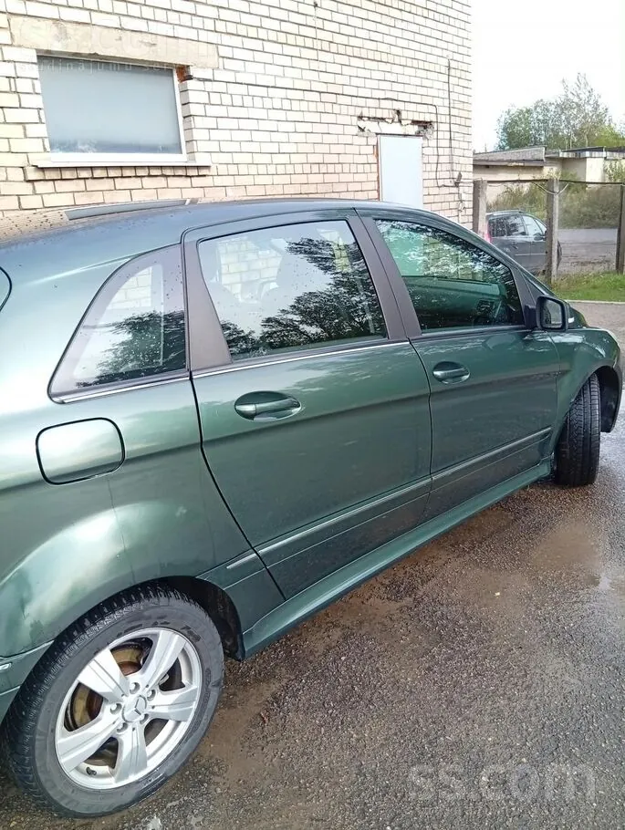Mercedes-Benz B180 2010 photo 4