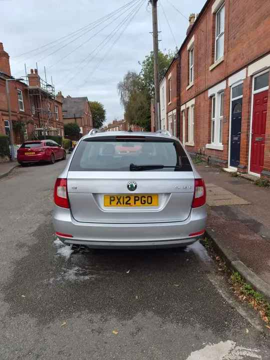 Skoda Superb 2012 photo 4