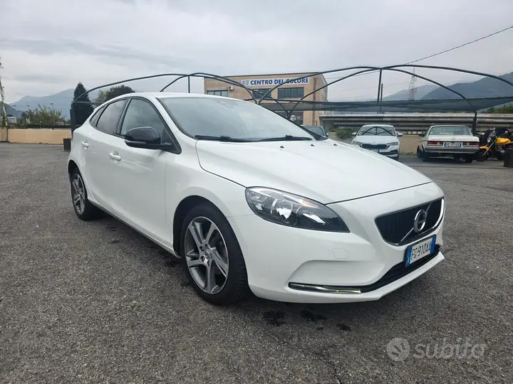 Volvo V40 2016 photo 2