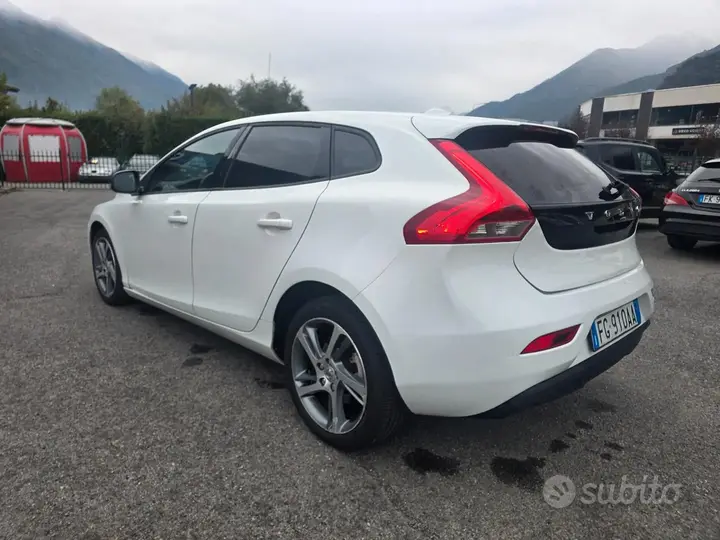 Volvo V40 2016 photo 4