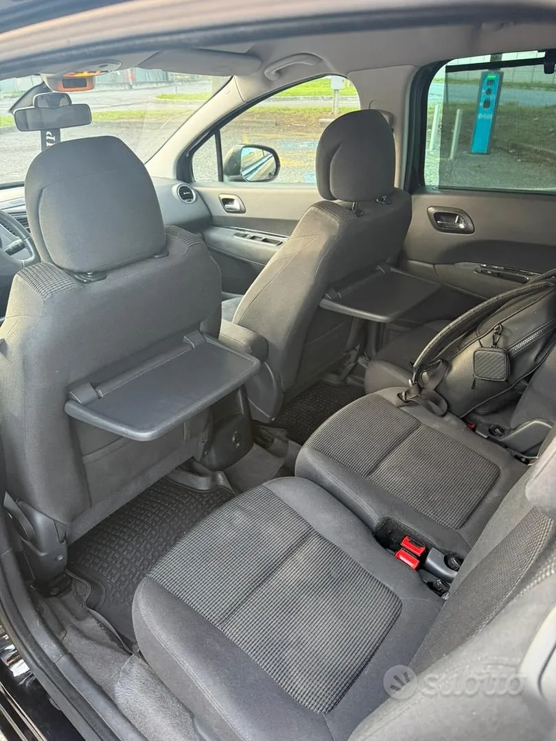 Peugeot 5008 2013 photo 3