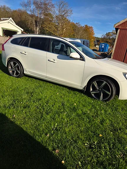 Volvo V60 2012 photo 2