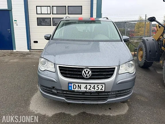 Volkswagen Touran 2010 photo 3
