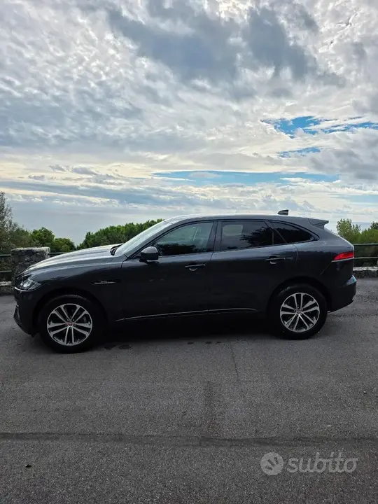 Jaguar F-Pace 2019 photo 2