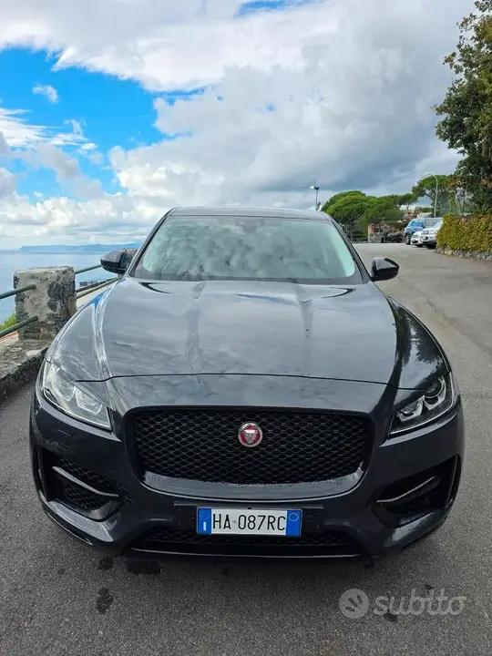 Jaguar F-Pace