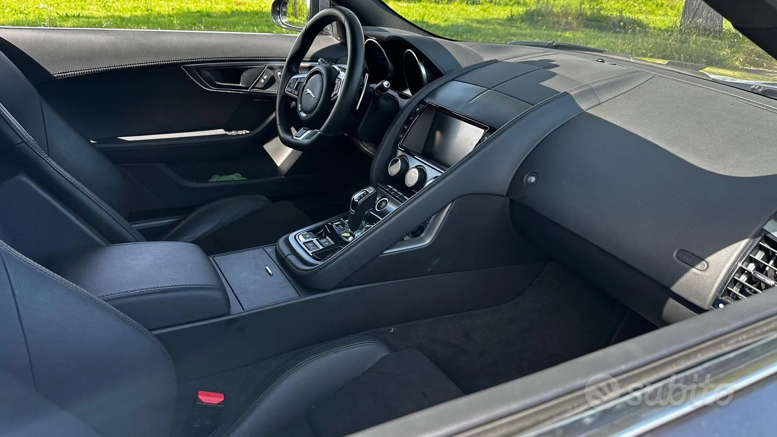 Jaguar F-Type 2018 photo 5