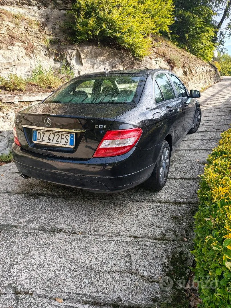 Mercedes-Benz C 220 2009 photo 2