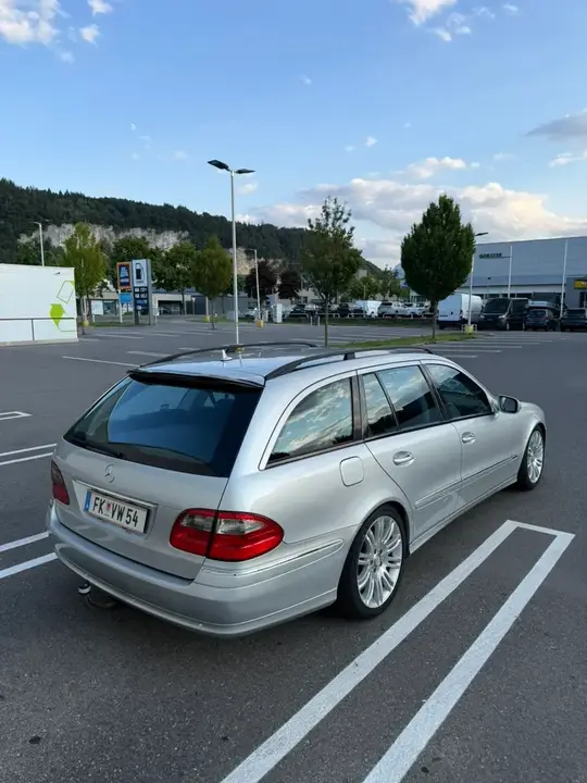 Mercedes-Benz E-Class 2008 photo 2