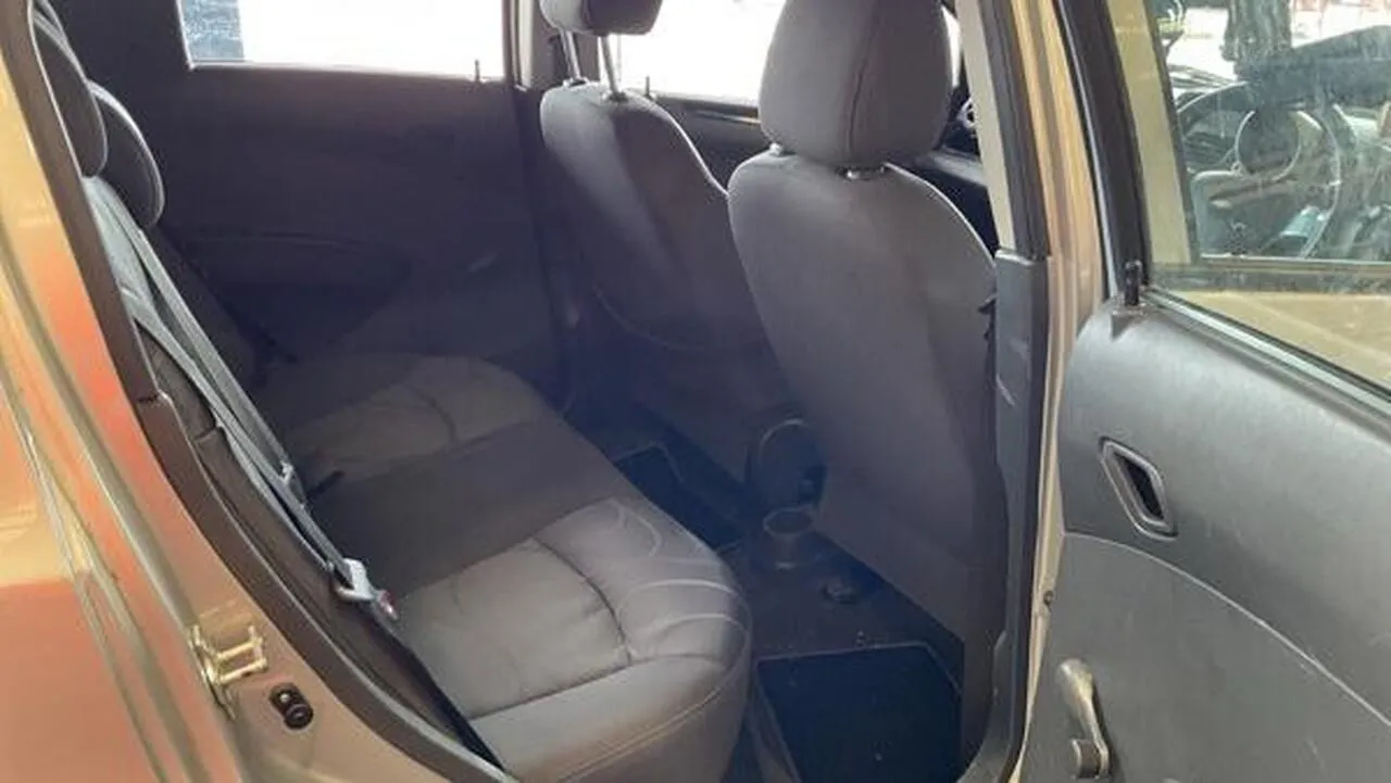 Chevrolet Spark 2011 photo 4