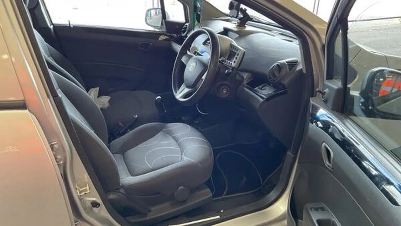 Chevrolet Spark 2011 photo 3