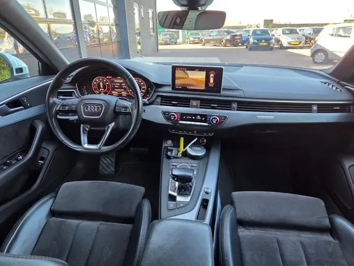 Audi A4 2018 photo 3