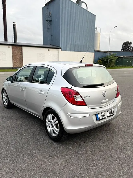 Opel Corsa 2011 photo 3