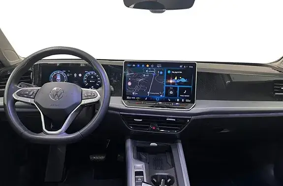 Volkswagen Passat 2024 photo 2
