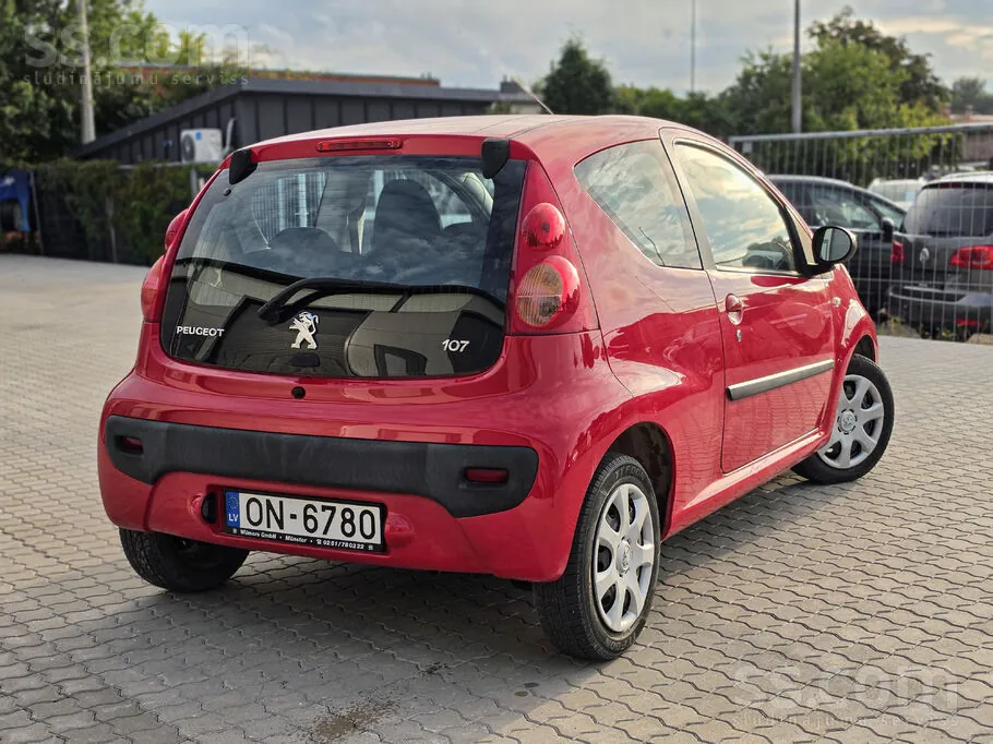 Peugeot 107 2010 photo 2
