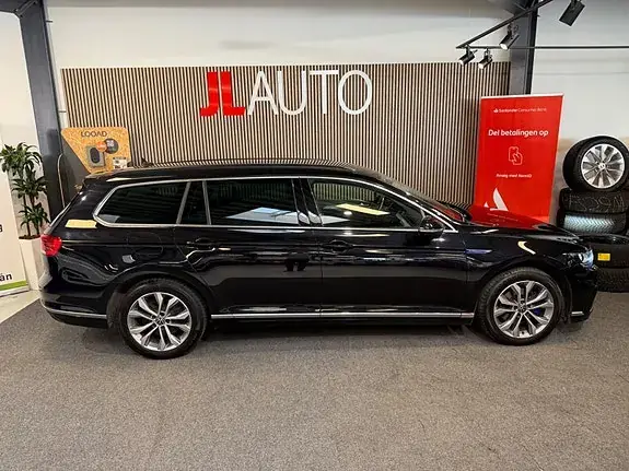 Volkswagen Passat 2021 photo 4