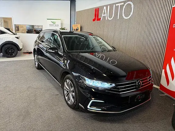 Volkswagen Passat 2021 photo 2