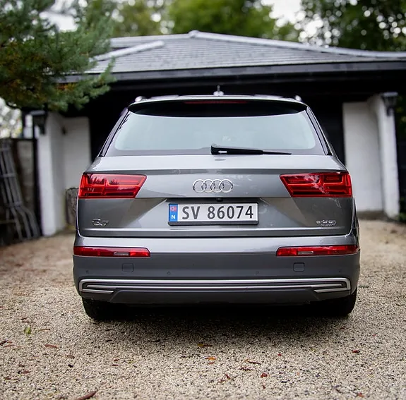 Audi Q7 2018 photo 2