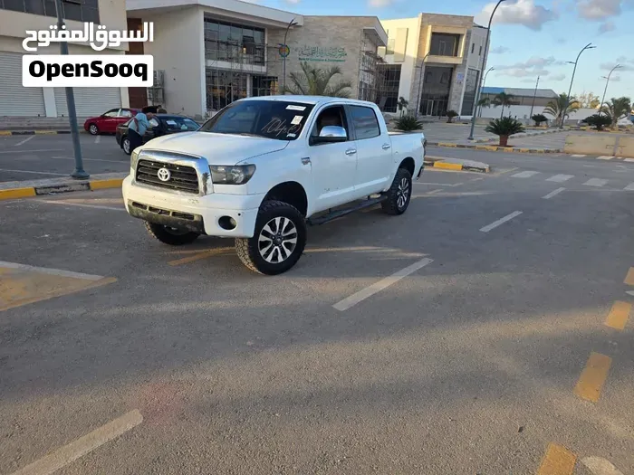 Toyota Tundra 2011 photo 2