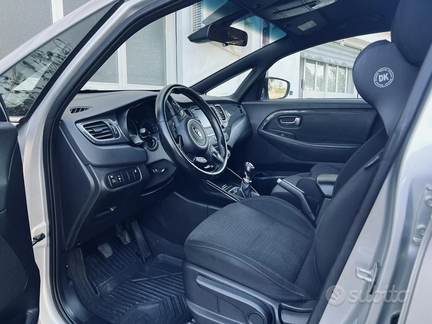 Kia Carens 2017 photo 5