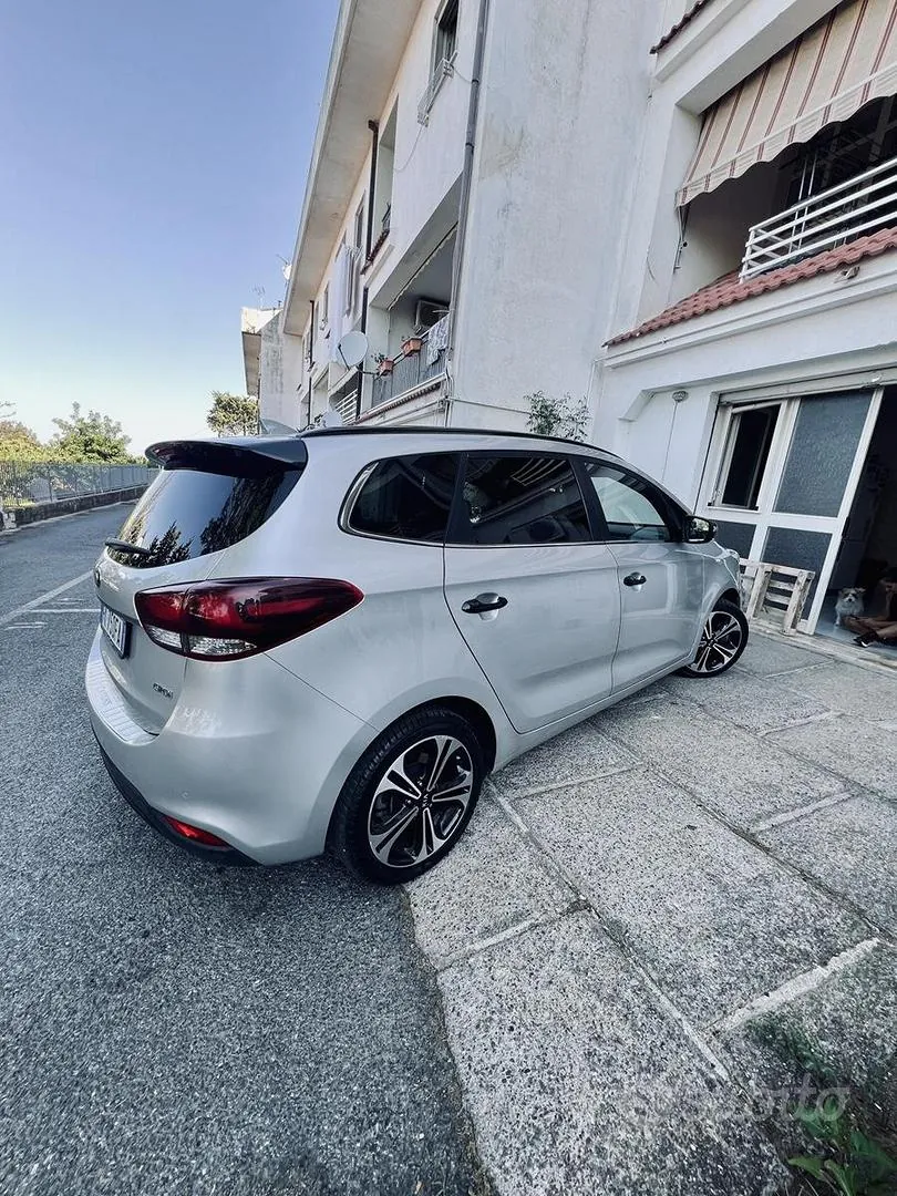 Kia Carens 2017 photo 3