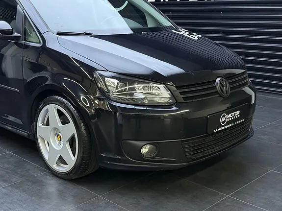 Volkswagen Touran 2012 photo 3