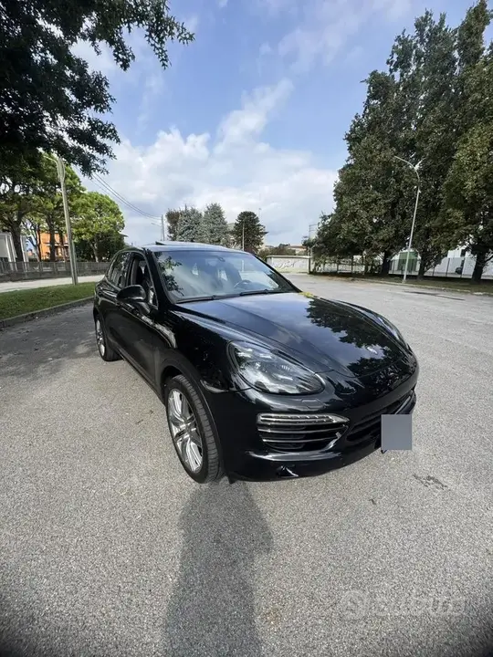 Porsche Cayenne 2010 photo 2