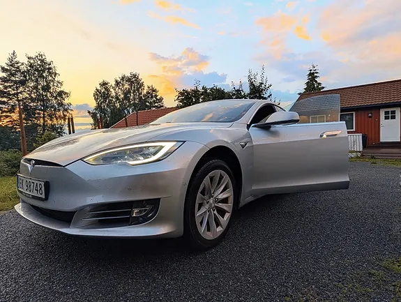 Tesla Model S 2018 photo 3