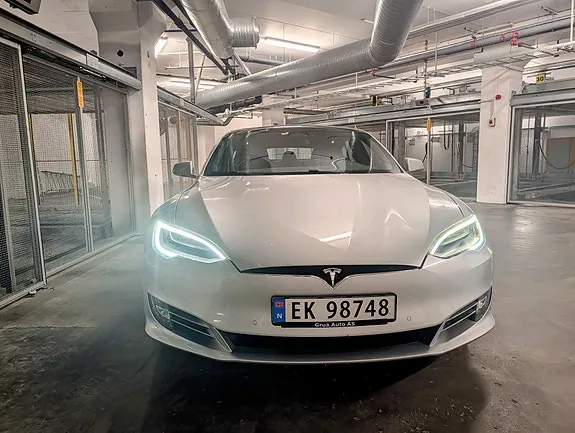 Tesla Model S 2018 photo 4