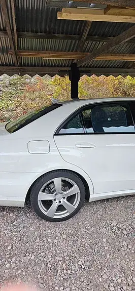 Mercedes-Benz E 200 2012 photo 2