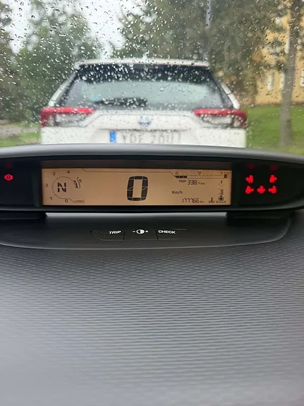 Citroen C4 2009 photo 2