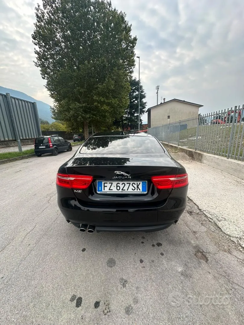 Jaguar Xe 2019 photo 4