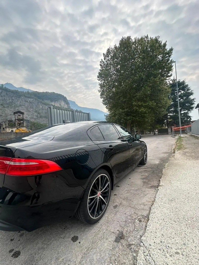 Jaguar Xe 2019 photo 2