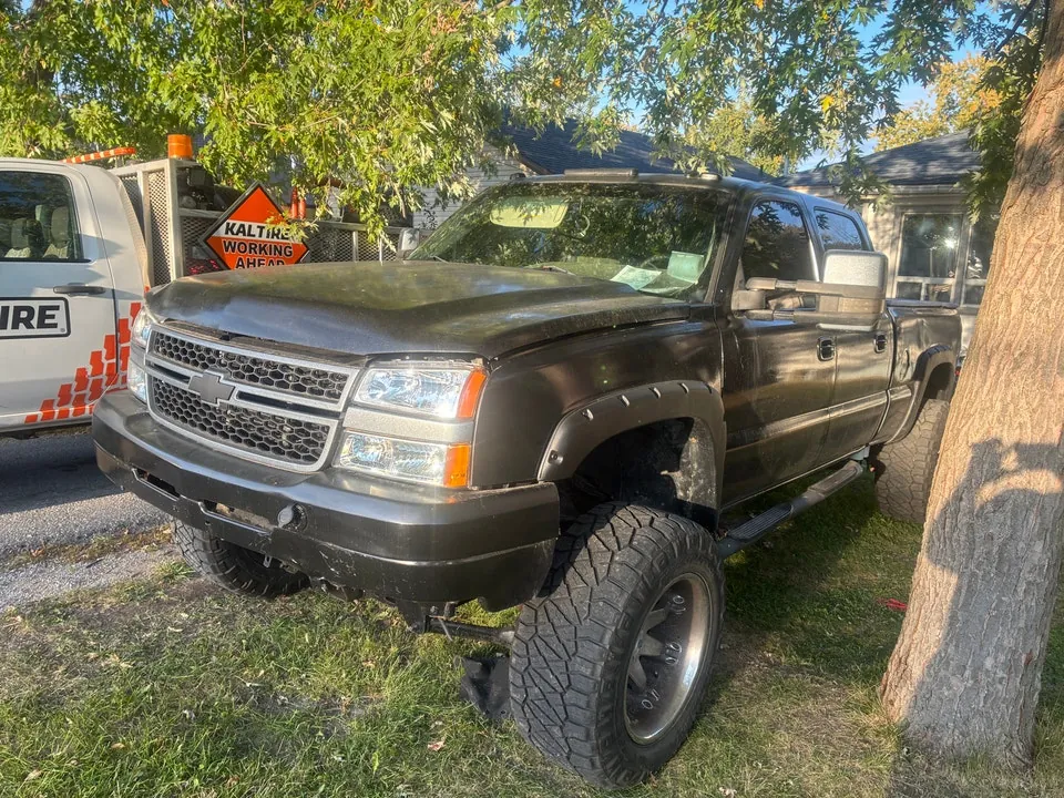 Chevrolet Silverado 2500 2005 photo 2
