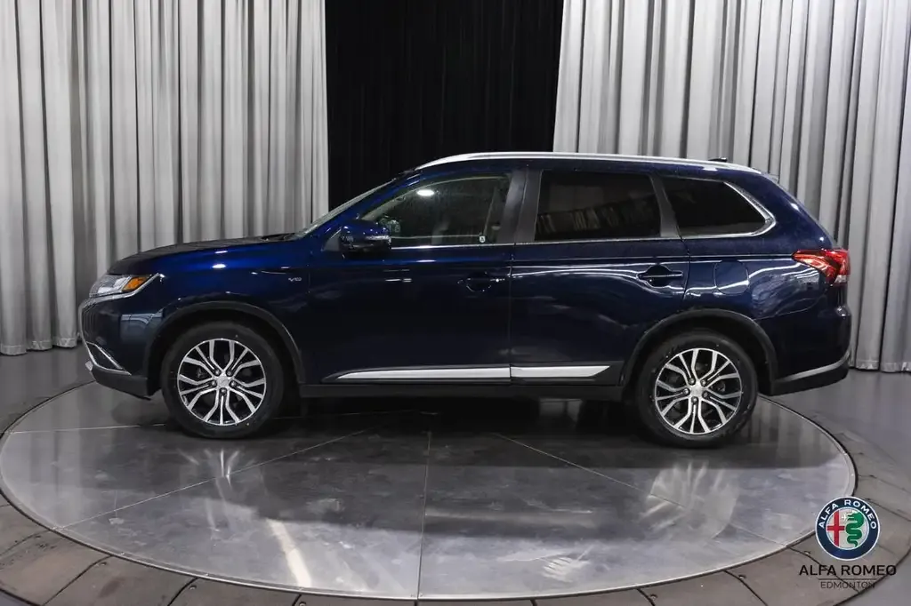 Mitsubishi Outlander 2018 photo 2