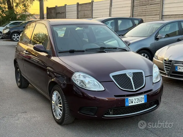 Lancia Ypsilon