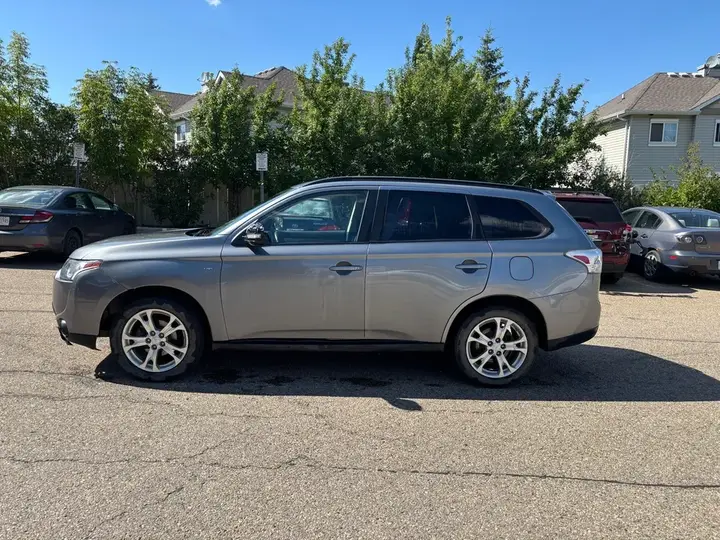 Mitsubishi Outlander 2014 photo 4