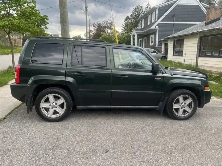 Jeep Patriot 2010 photo 3