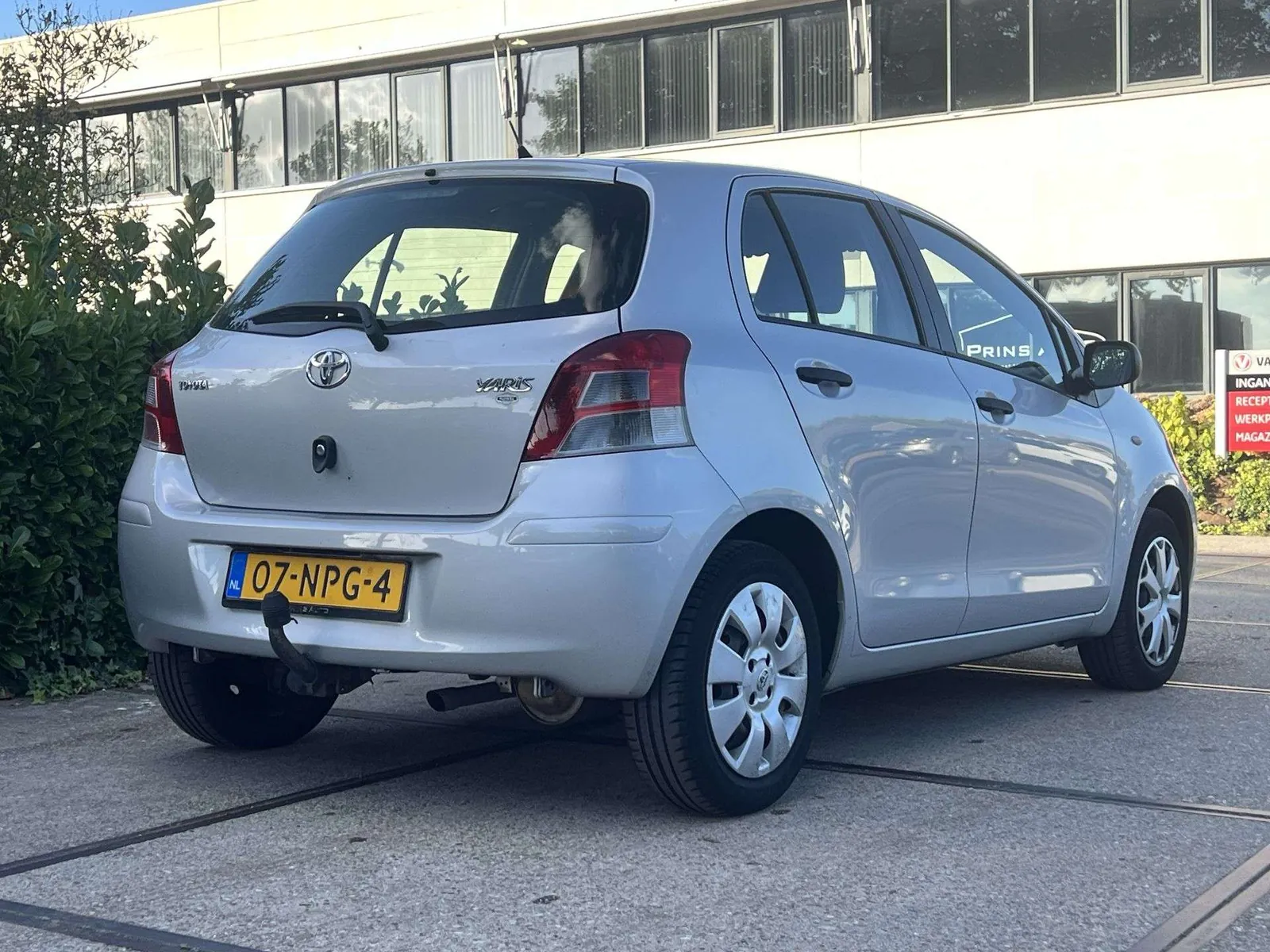 Toyota Yaris 2010 photo 2
