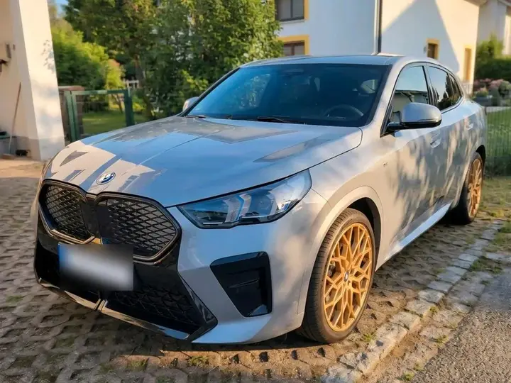 BMW Ix2