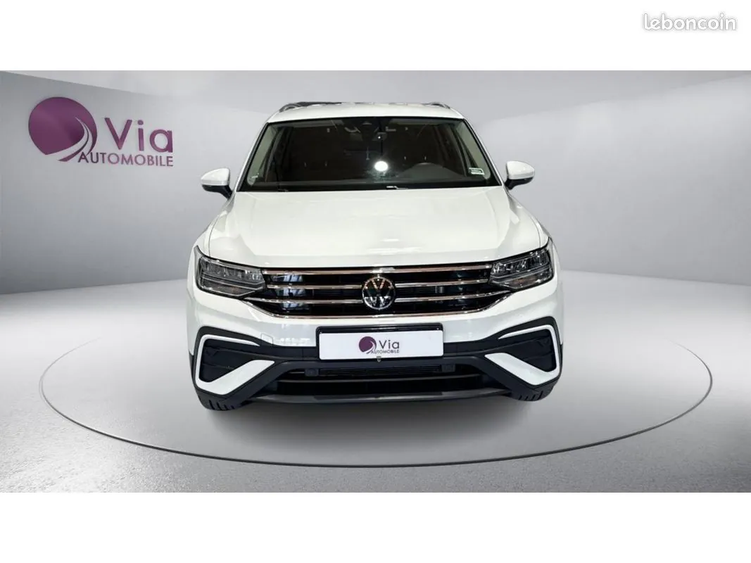 Volkswagen Tiguan Allspace 2023 photo 2
