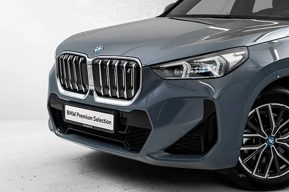 BMW Ix1 2023 photo 2