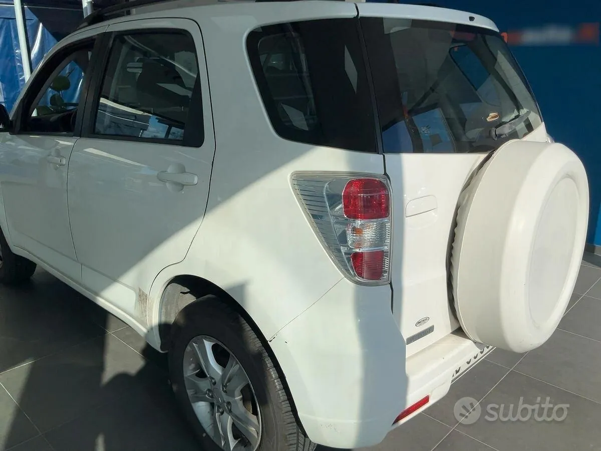 Daihatsu Terios 2010 photo 2