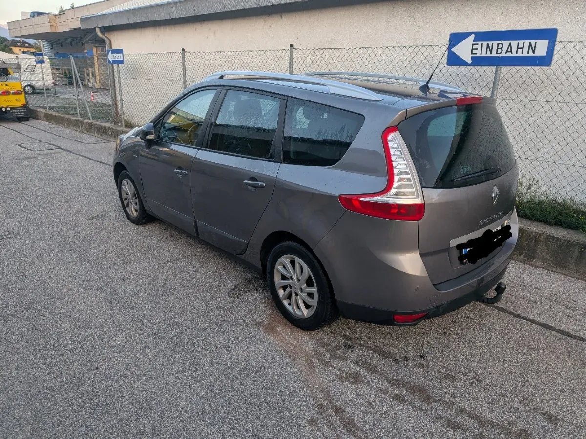 Renault Grand Scénic 2015 photo 2