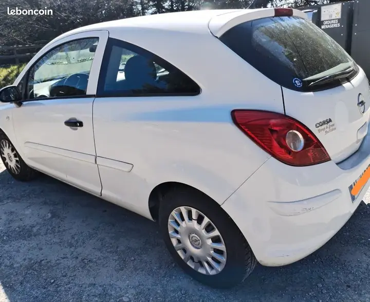Opel Corsa 2009 photo 2